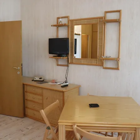 Monika 515 Bianca Apartamento