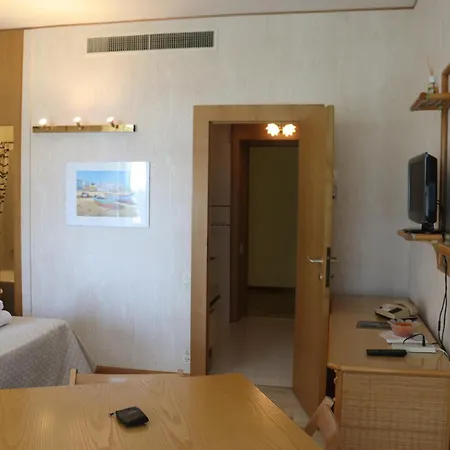 Monika 515 Bianca Apartamento